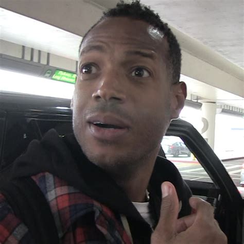 Marlon Wayans blasts United Airlines after issue with bag gets him barred from flight: 'This was harassment'